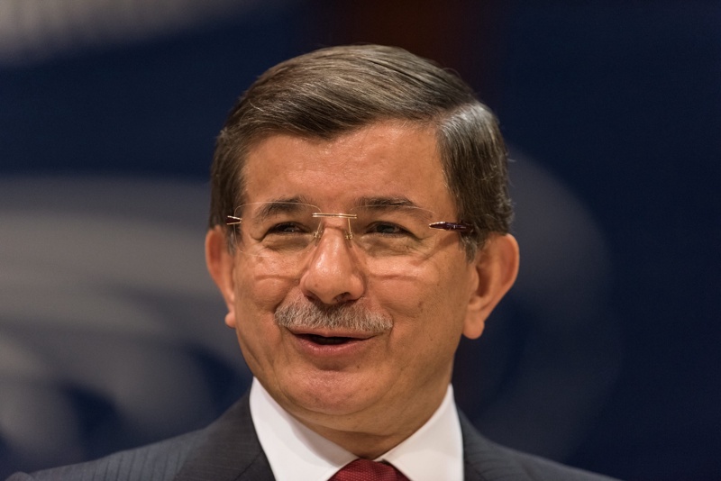 Ахмет Давутоглу е с орязани правомощия на премиер