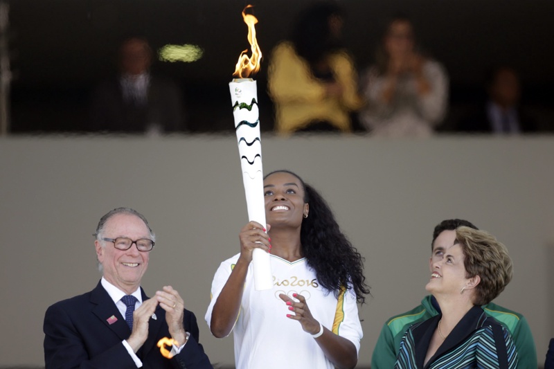 Олимпийският огън пристигна в Бразилия