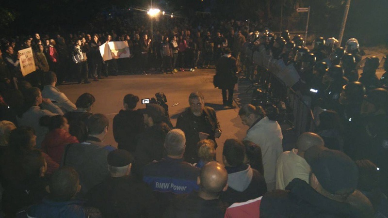 Полиция и жандармерия охраняваха протеста и ромския квартал в Раднево