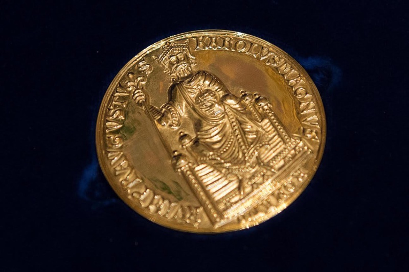 Наградата ”Карл Велики” се връчва ежегодно от 1950 г. насам от германския град Аахен