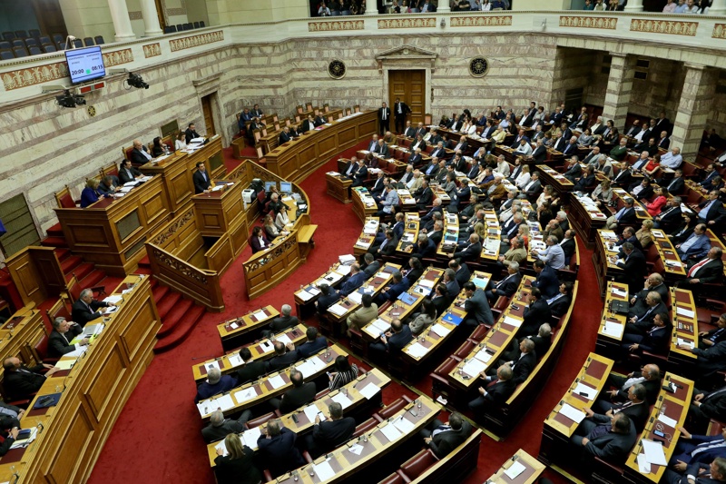 На два пъти този месец гръцкият парламент прие непопулярни реформи
