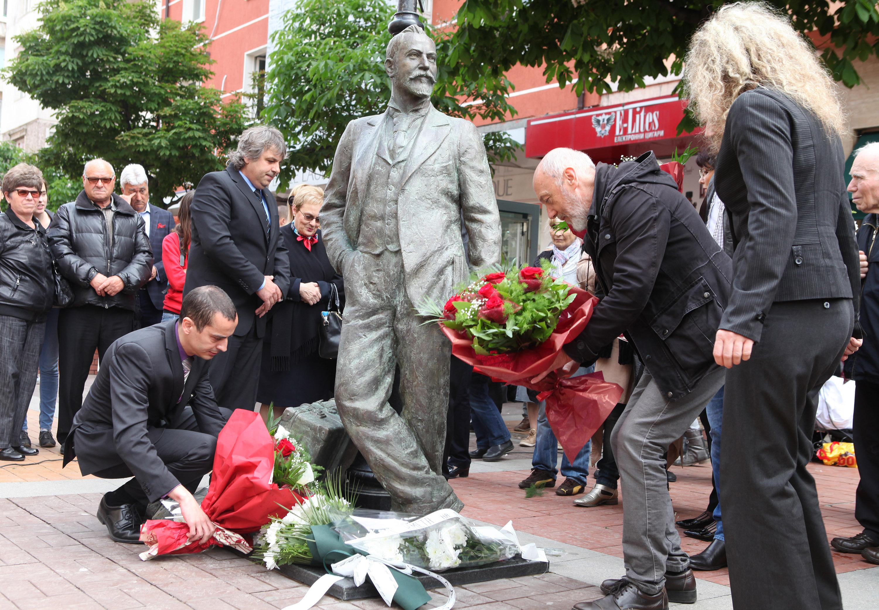 Откриване статуята на Алеко Константинов на бул. ”Витоша”