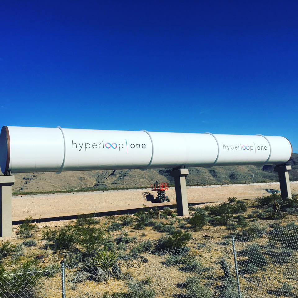 Първият тест на Hyperloop бе успешен