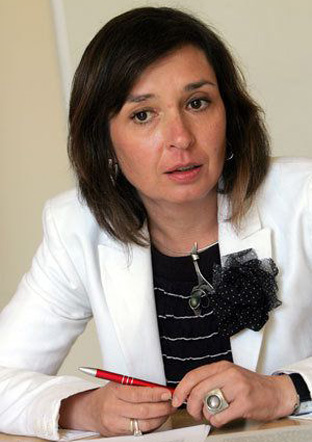 Социалният министър Зорница Русинова подкрепя финансовата схема за втора пенсия чрез НОИ
