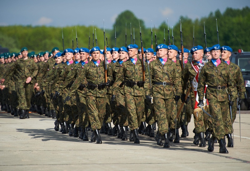 Полски войници в церемонията за строителството на американската база в с. Реджиково