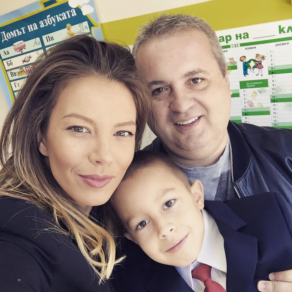 Емилия и Коко Динев със сина си Иван