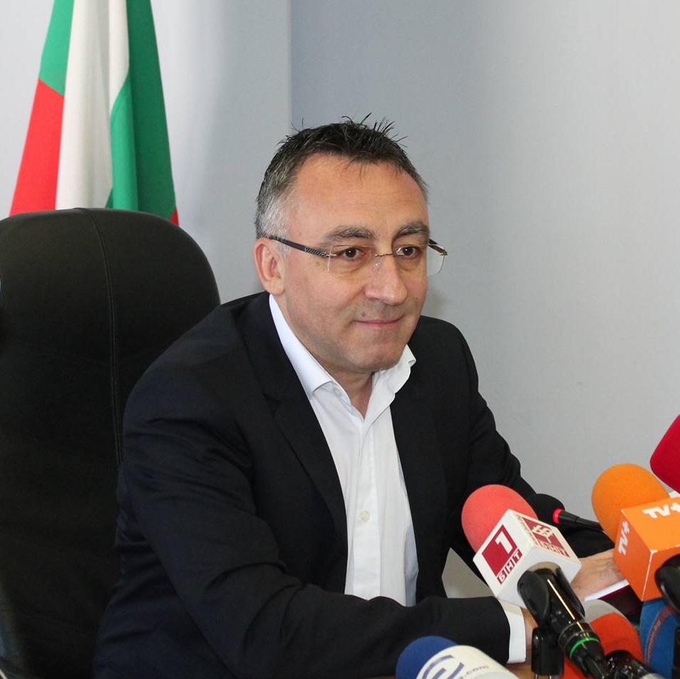 Новите директори трябва да постъпят до август, каза зам.-министър Диян Стаматов