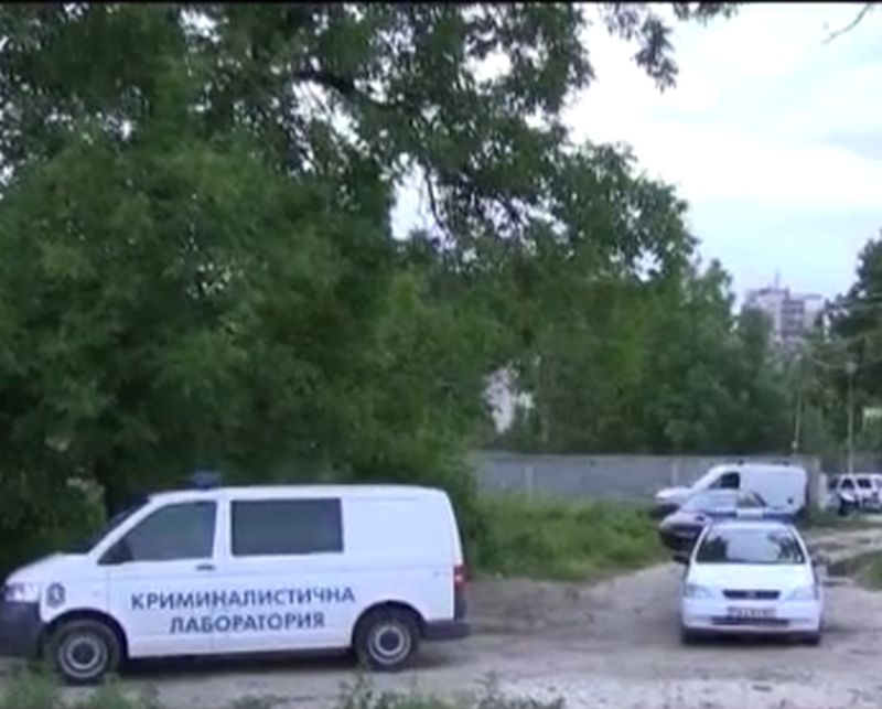 Синът на убитото семейство в Пловдив разпитван цяла нощ