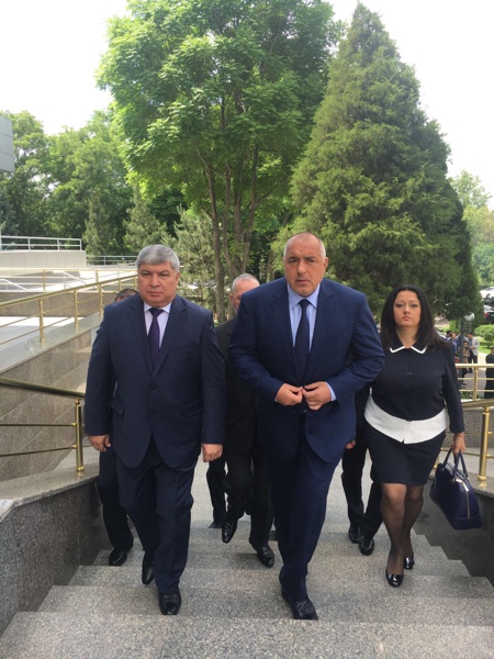 Бойко Борисов е на официално посещение в Узбекистан заедно с министър Лиляна Павлова
