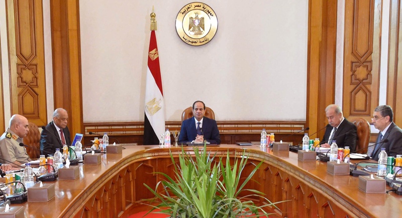 Египетският президент ал-Сиси председателства днес Съвета за национална сигурност, свикан заради катастрофата на самолета.