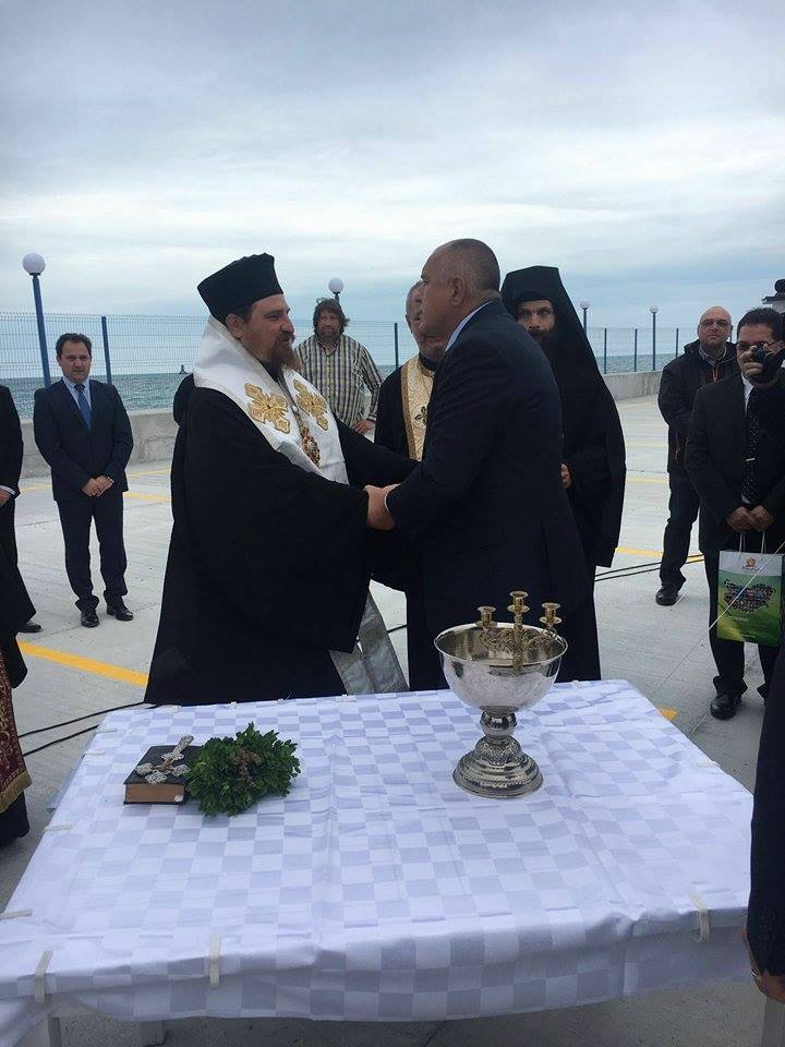 Премиерът Борисов официално откри новото рибарско пристанище в Поморие