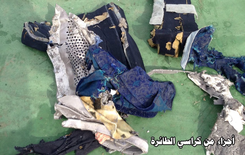 Съдебен лекар смята, че е имало взрив в египетския самолет