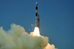 Индия изстреля успешно прототип на първата си космическа совалка