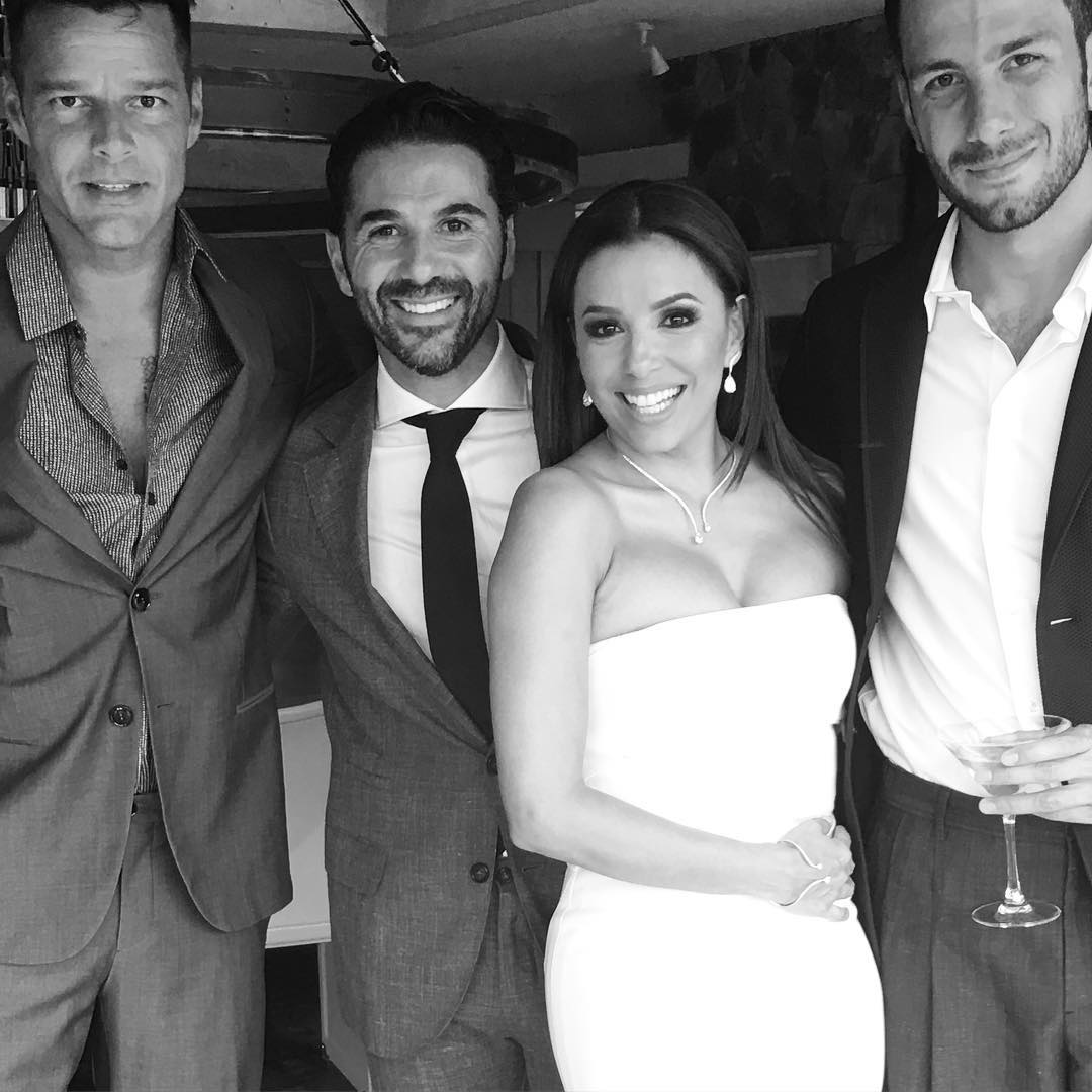Рики Мартин със своя приятел на сватбата на Ева Лонгория и Хосе Антонио Бастон
