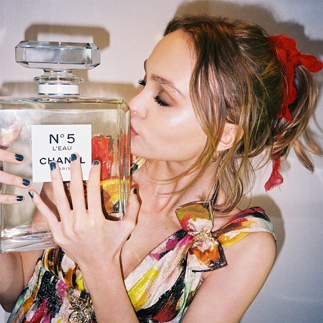 Лили-Роуз Деп стана лице на парфюм на Chanel