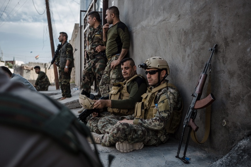 Руски военни помириха кюрди и сирийци в Хасака