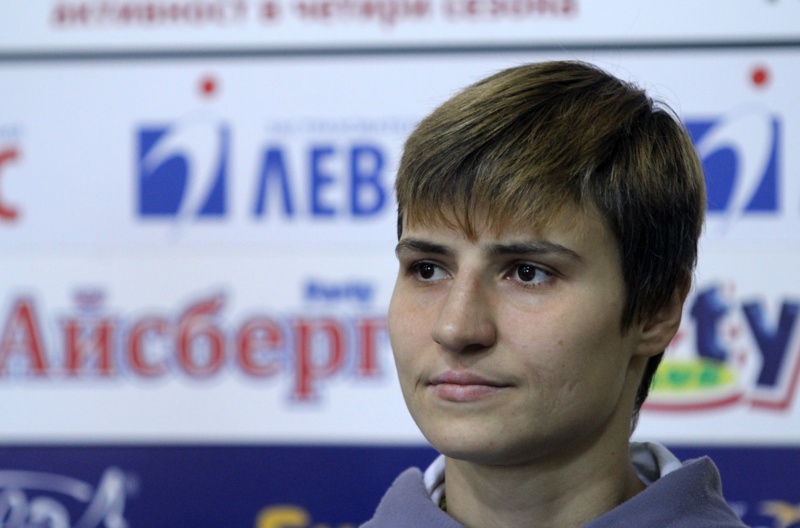 Стойка Петрова е на финал на Световното по бокс