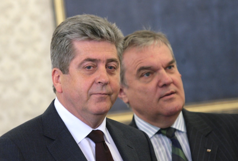 Първанов напуска поста в АБВ, но остава в политиката