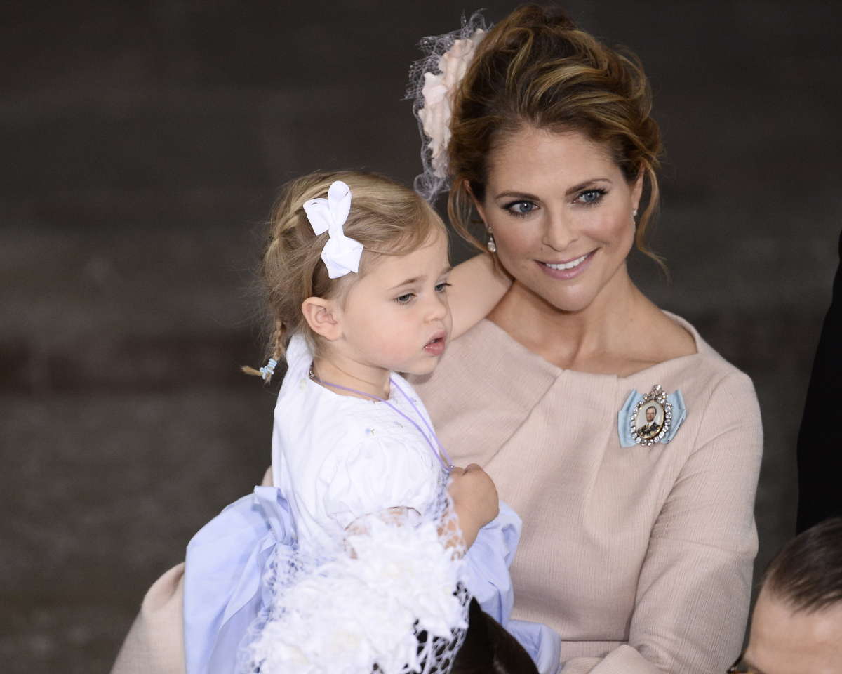 Шведската принцеса Маделин с дъщеря си принцеса Леонор