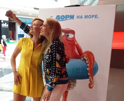 Гласовете на Любо Нейков, Руслан Мъйнов, Деси Бакърджиева, Стаси Кара и Христо Мутафчиев в "Търсенето на Дори"
