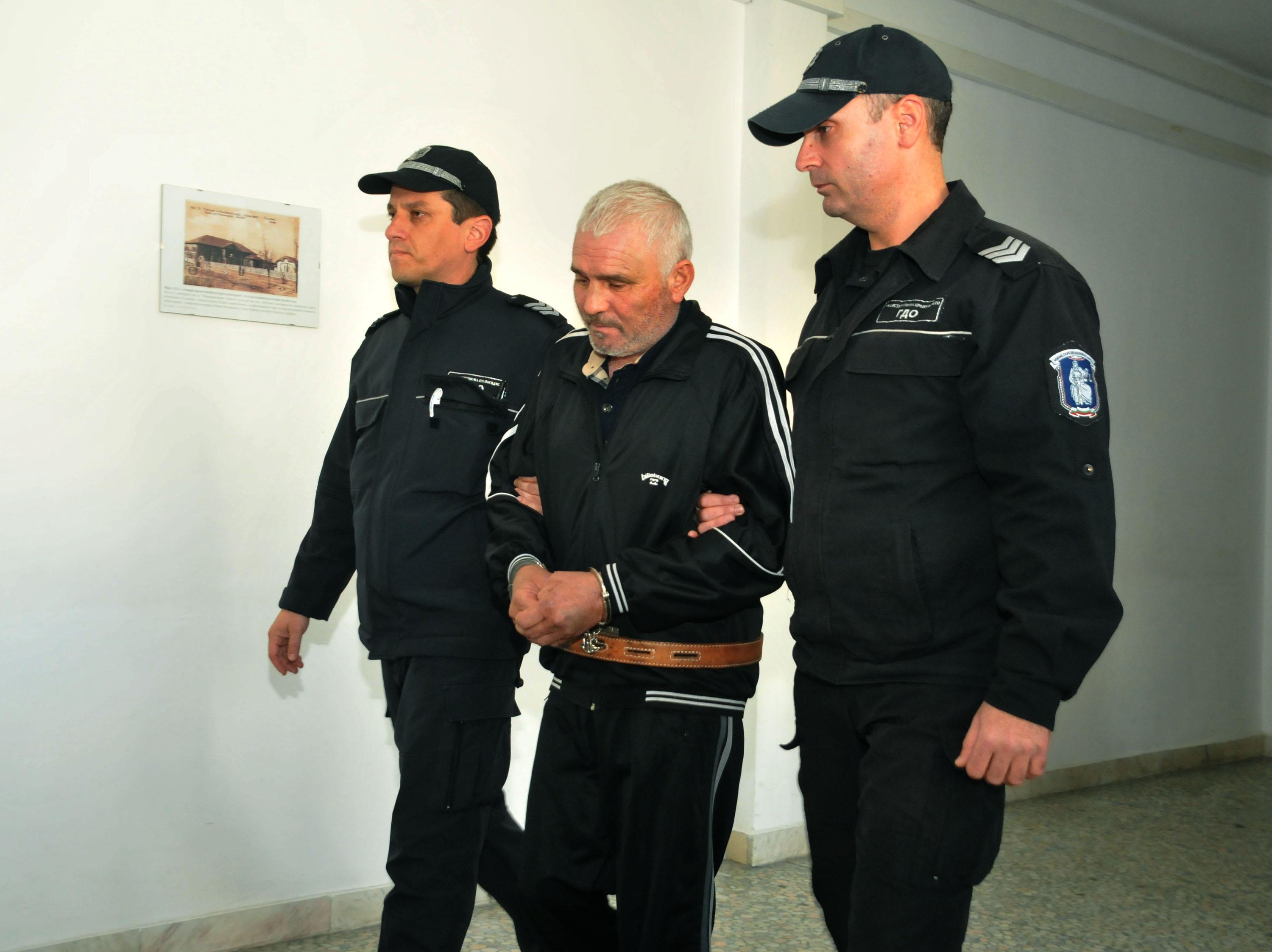Увеличиха двойно присъдата на двойния убиец от Долно Езерово