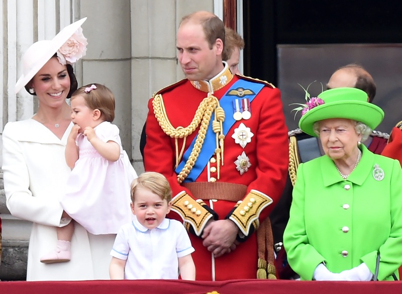 Катрин, принцеса Шарлот, принц Джордж, принц Уилям, кралица Елизабет II