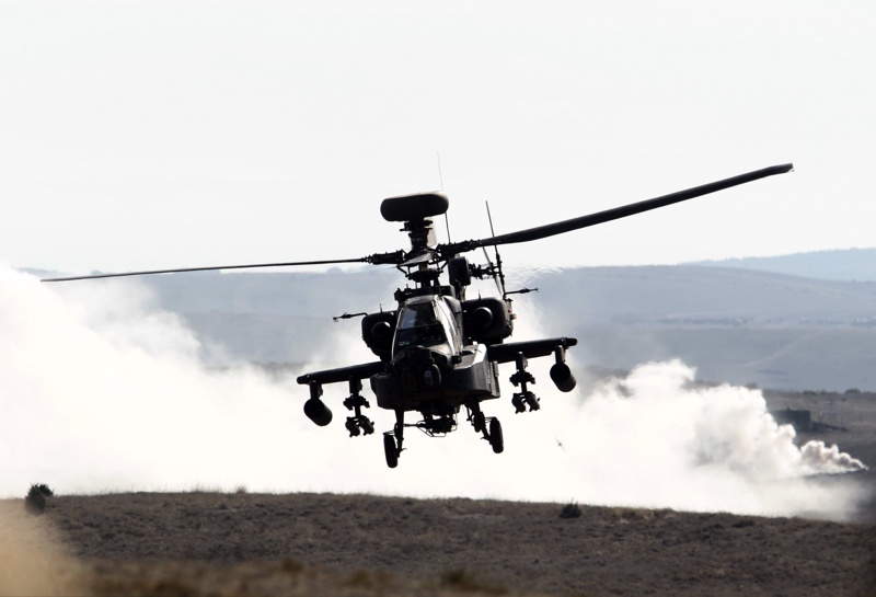 При атака с хеликоптери ”Апачи” се поема по-голям риск