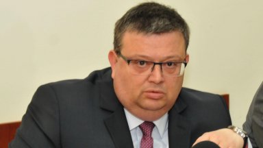 Цацаров атакува прокурорка, искала назначение за приятеля си