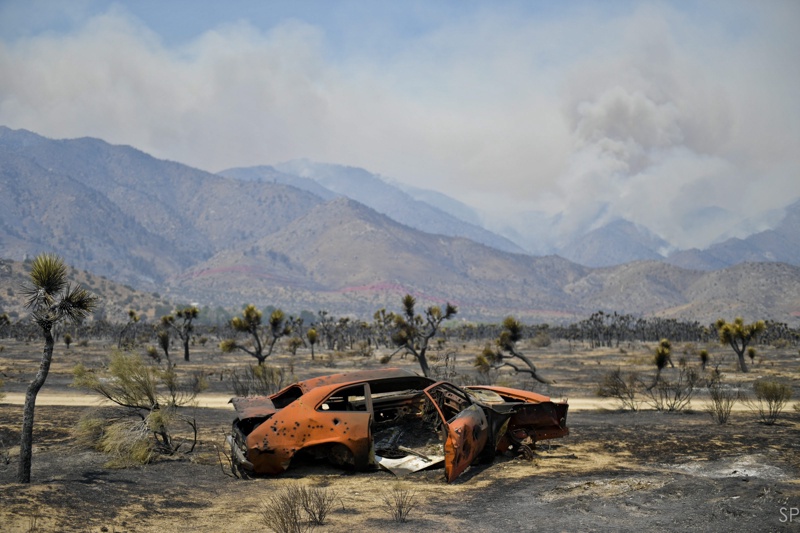 Пожарът в Калифорния обхвана и отдалечени населени места в полите на планинската верига