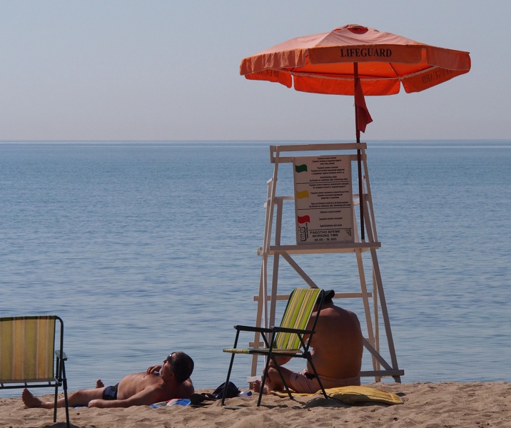 Спасителите на плажа ще бъдат стимулирани да бъдат по-вежливи с туристите