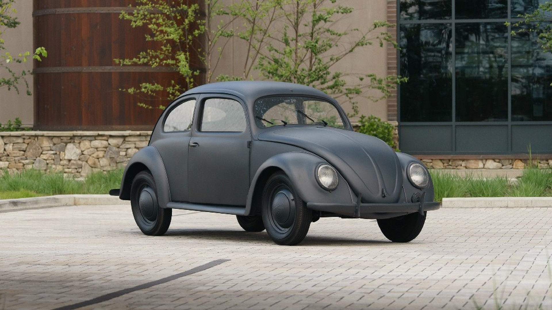 ”Хитлеристки” VW Beetle струва 295 000 долара (снимки)