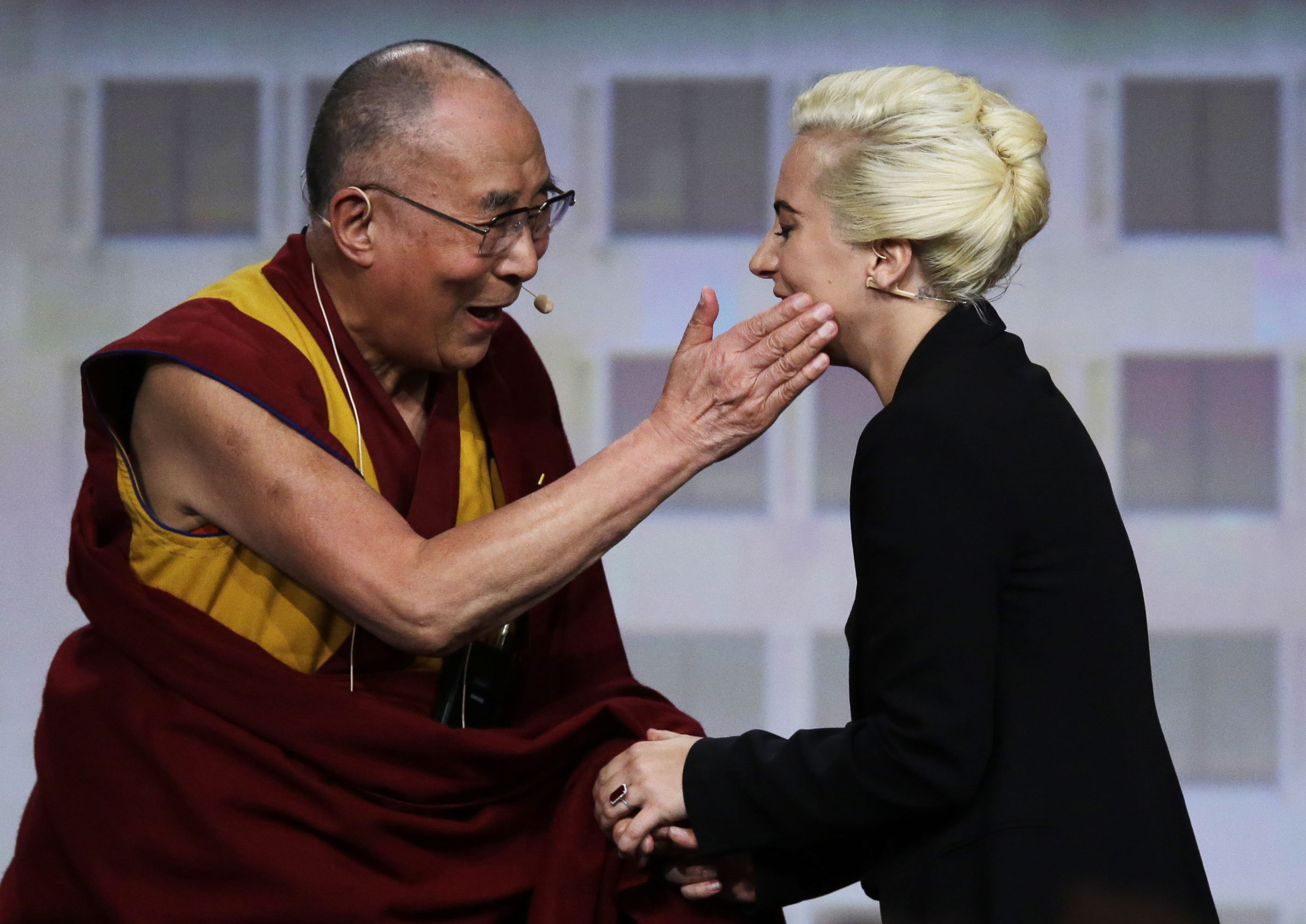 Китай сложи Лейди Гага в ”черния списък” заради Далай Лама
