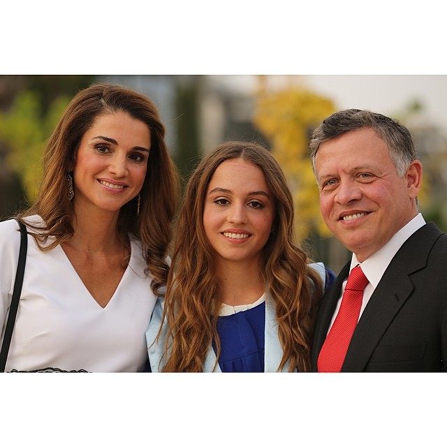 Йорданската кралица Рания и крал Абдула Втори с дъщеря им Иман