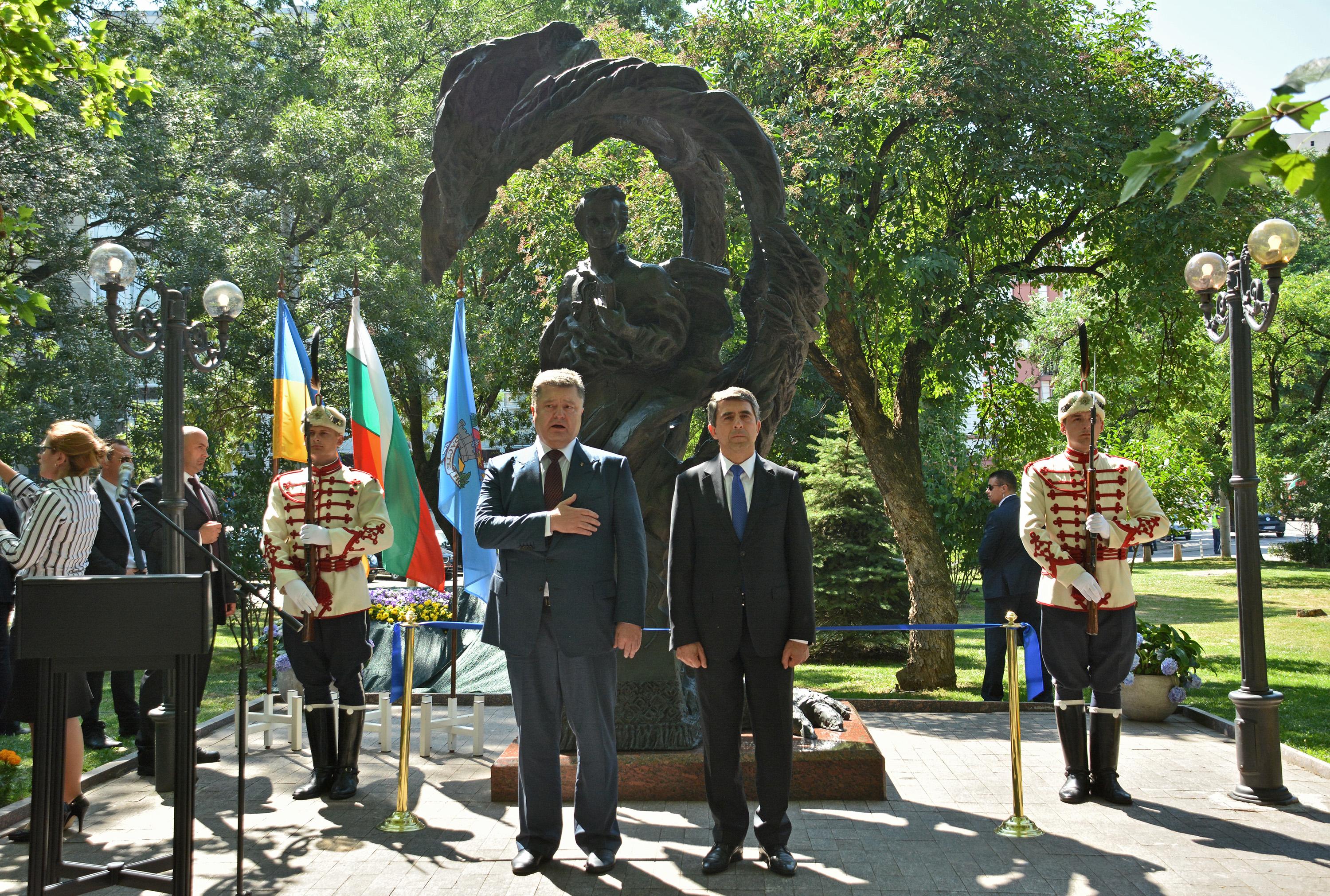 Петро Порошенко откри паметник на Тарас Шевченко в София