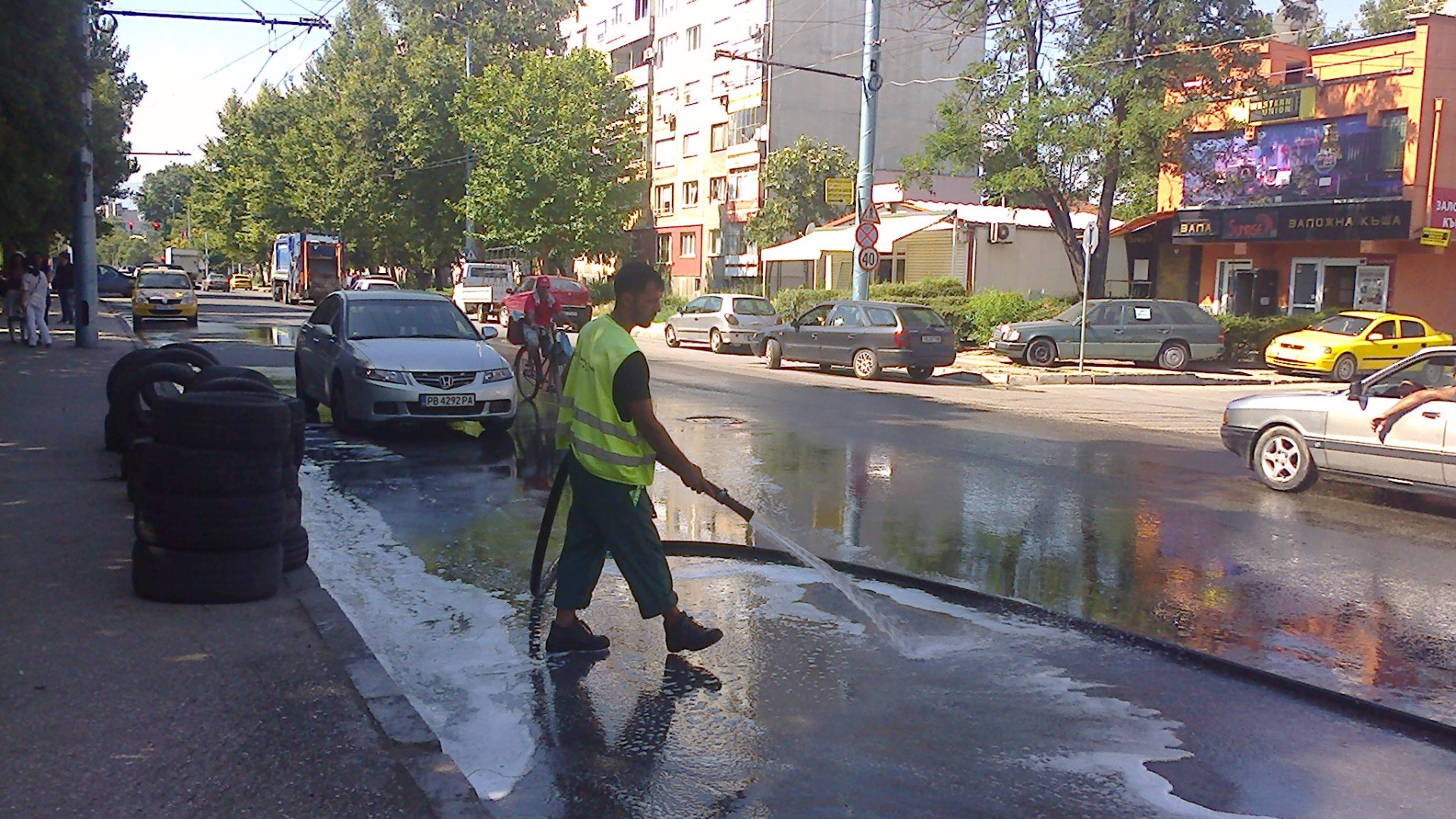 Освен улица „Ландос“ с шампоан ще бъдат измити още и ул. „Крайна“, „Крайречна“ и „Батак“