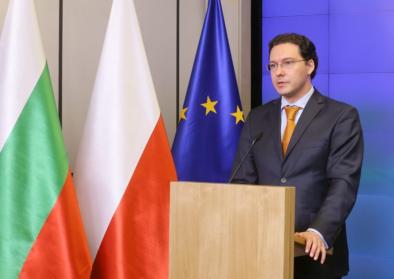 Реджеп Ердоган убедил министър Даниел Митов да спре цигарите