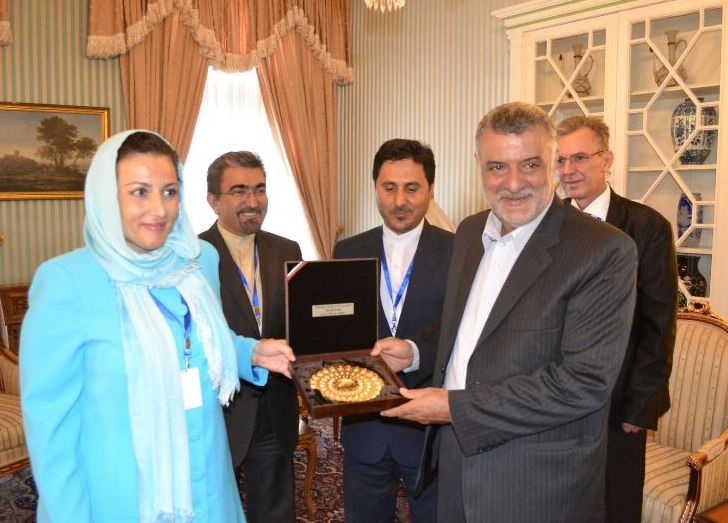 Земеделският министър Десислава Танева беше посрещната от иранския си колега Махмуд Ходжати