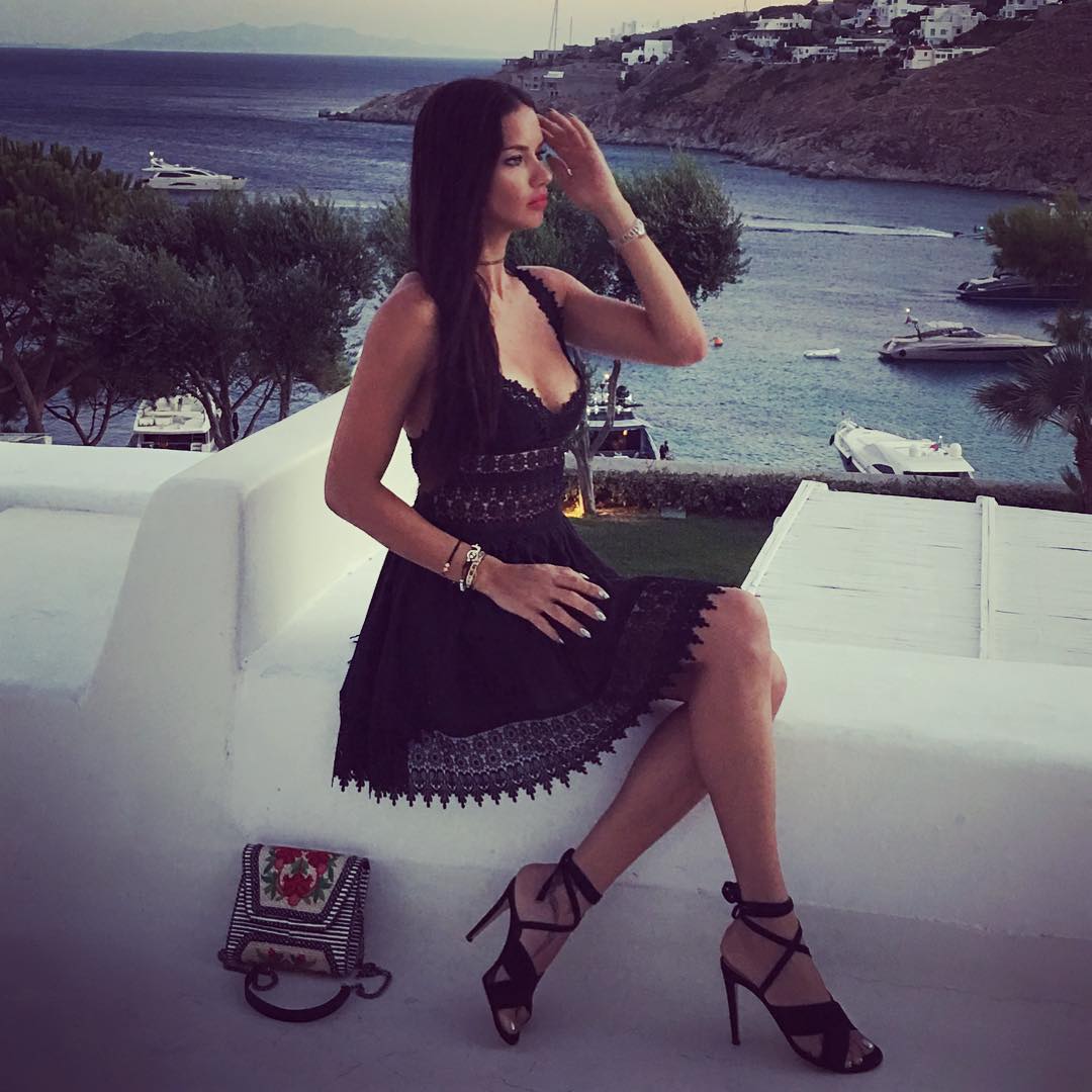 Адриана Лима на почивка в Миконос