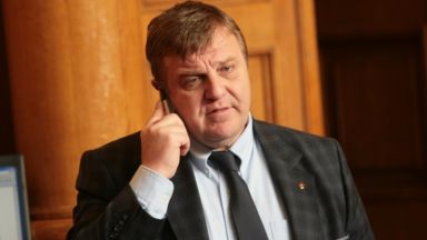 Красимир Каракачанов заплаши с оставка и опозиция, ако ГЕРБ не го подкрепи за ромите