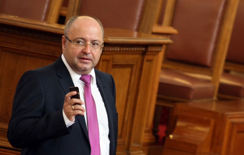 Депутати са против проекта на Манолова за мажоритарен вот