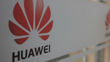 САЩ призоваха съюзниците си да не работят с технологии на Huawei