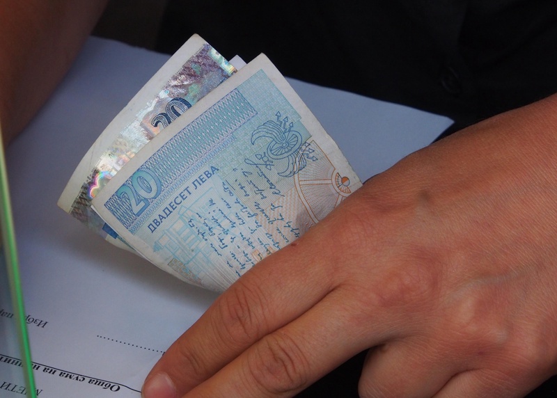 ИПИ: Работим 136 дни, за да си платим данъците