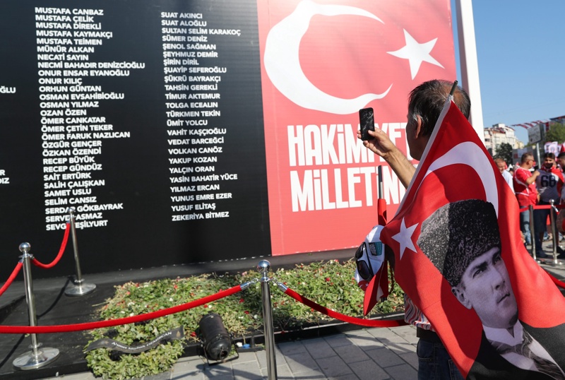 Анкара арестува 47 бивши журналисти от в. ”Заман”