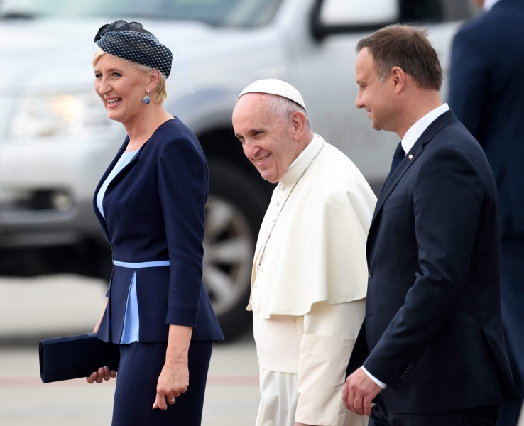 Папа Франциск: Има война, но това не е война между религии