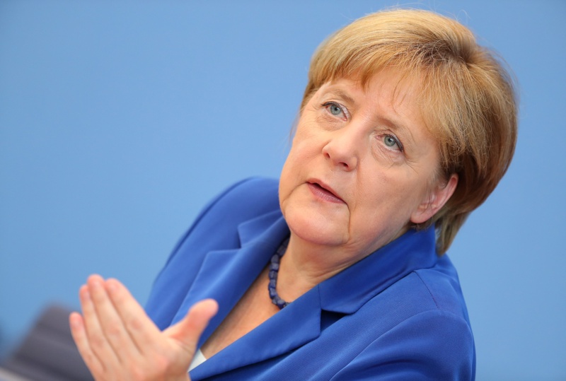 Германският канцлер Ангела Меркел твърдо отстоява позициите си по отношение на бежанците-мюсюлмани