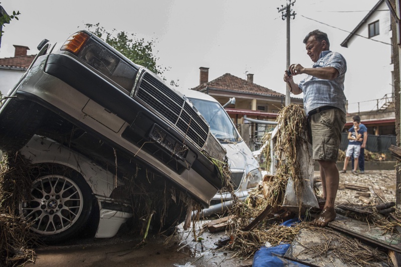 Буря и наводнения отнеха живота на над 20 души в Македония