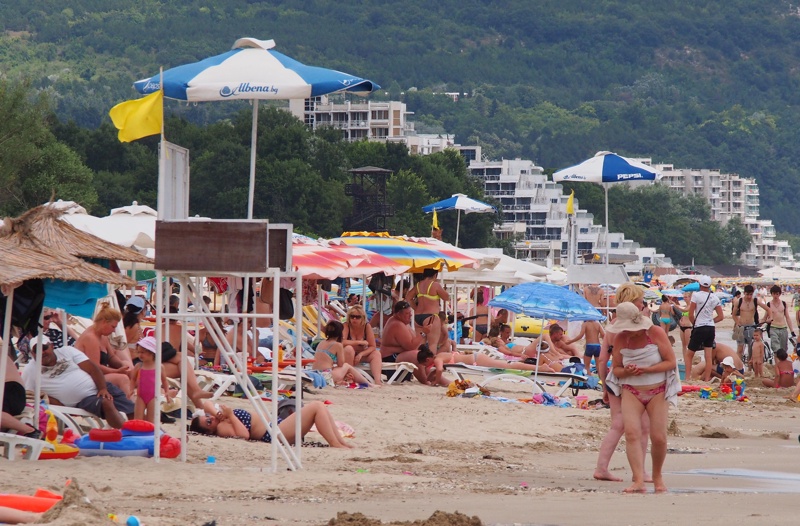 Цените на плажните чадъри - солени като морето