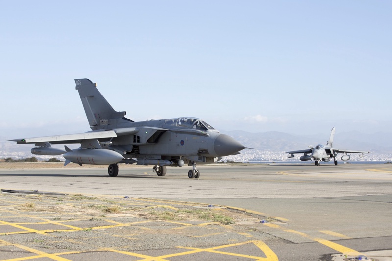 Британски изтребител ”Торнадо” се връща в базата си в Кипър след мисия против ИДИЛ в Сирия