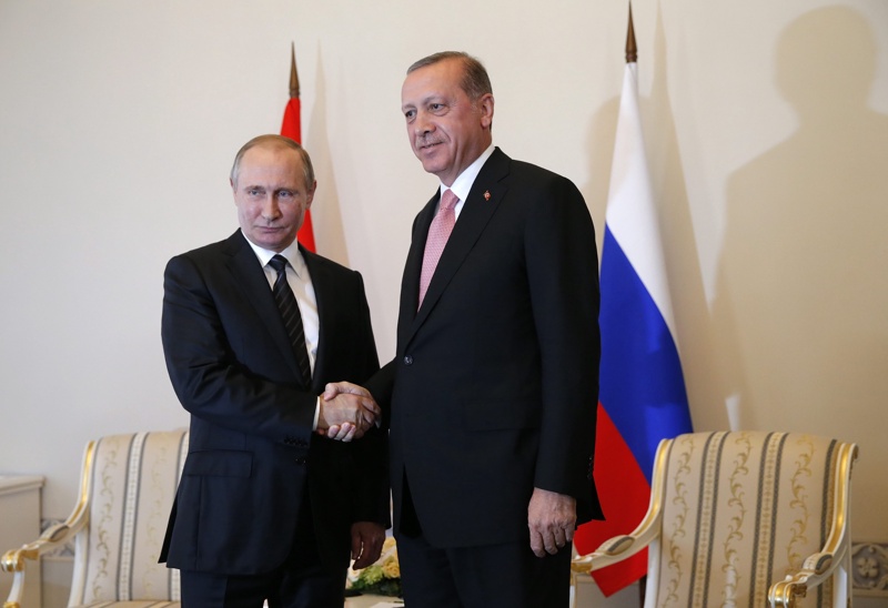 Путин и Ердоган се срещнаха в Санкт Петербург на 9 август т. г.