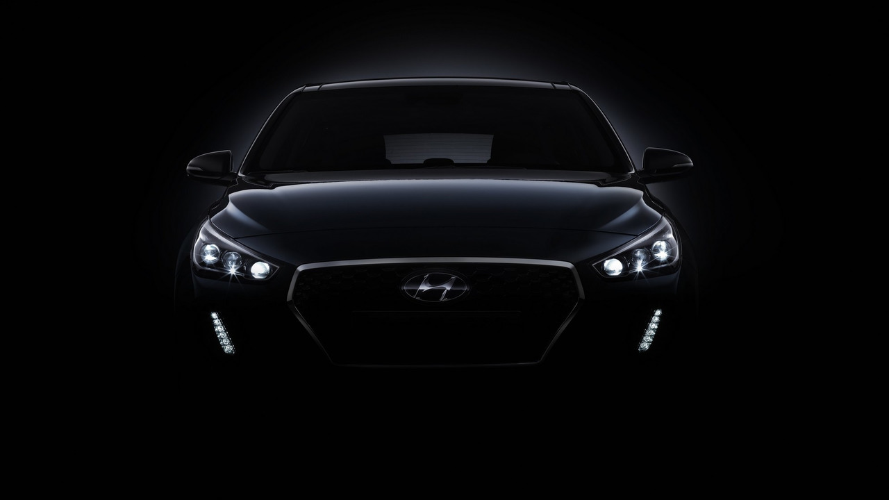 Hyundai разкрива малко от новото i30 (видео)